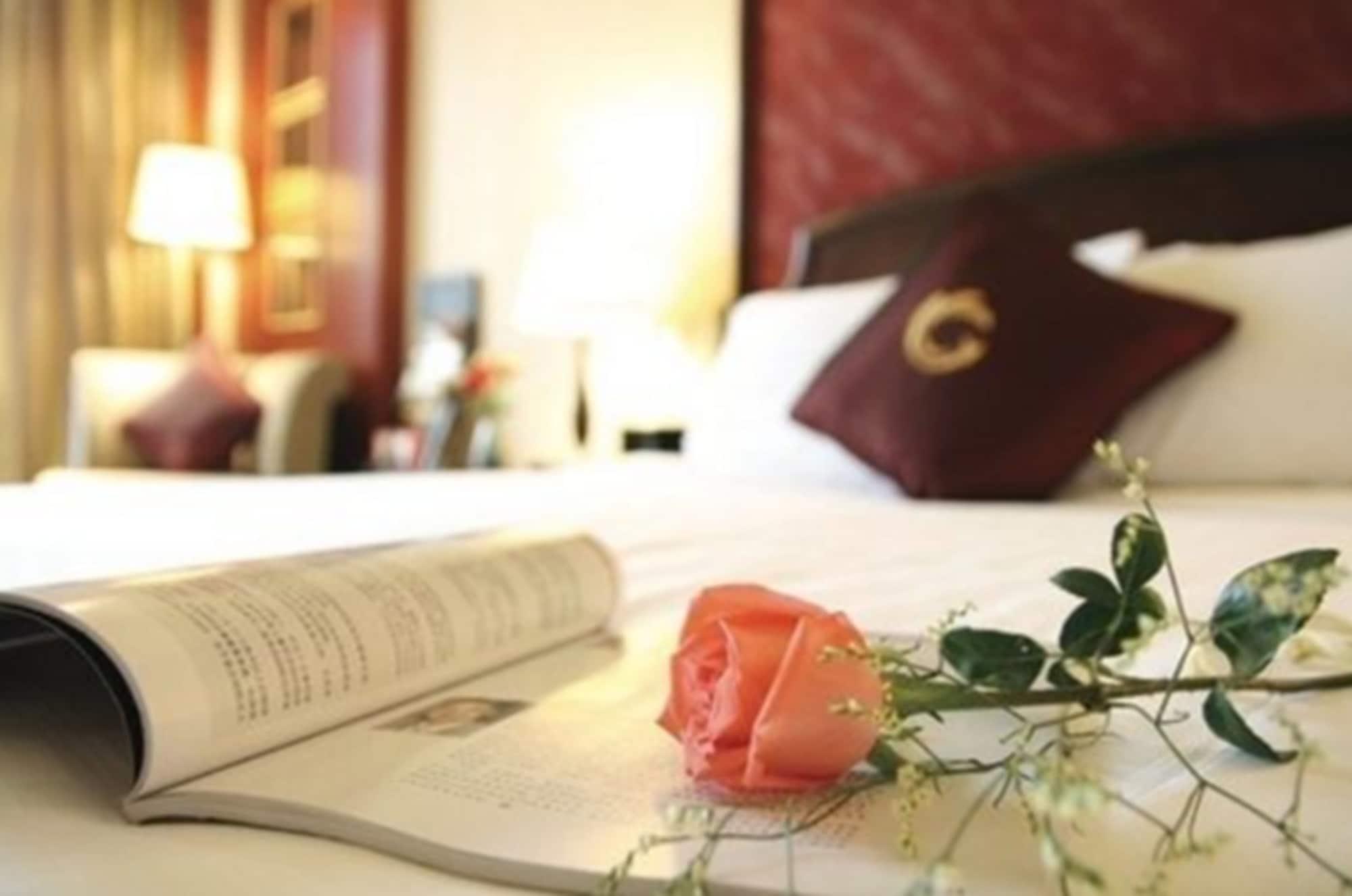 The Royal Marina Plaza Hotel Canton Esterno foto
