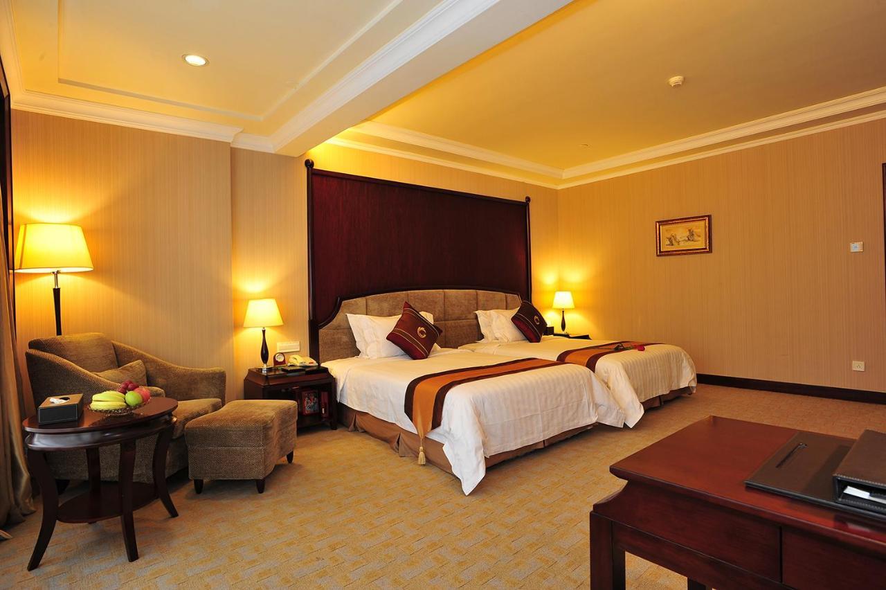 The Royal Marina Plaza Hotel Canton Esterno foto
